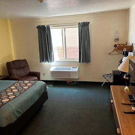 Super 8 By Wyndham Rexburg Hotell Eksteriør bilde