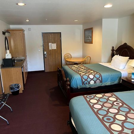 Super 8 By Wyndham Rexburg Hotell Eksteriør bilde