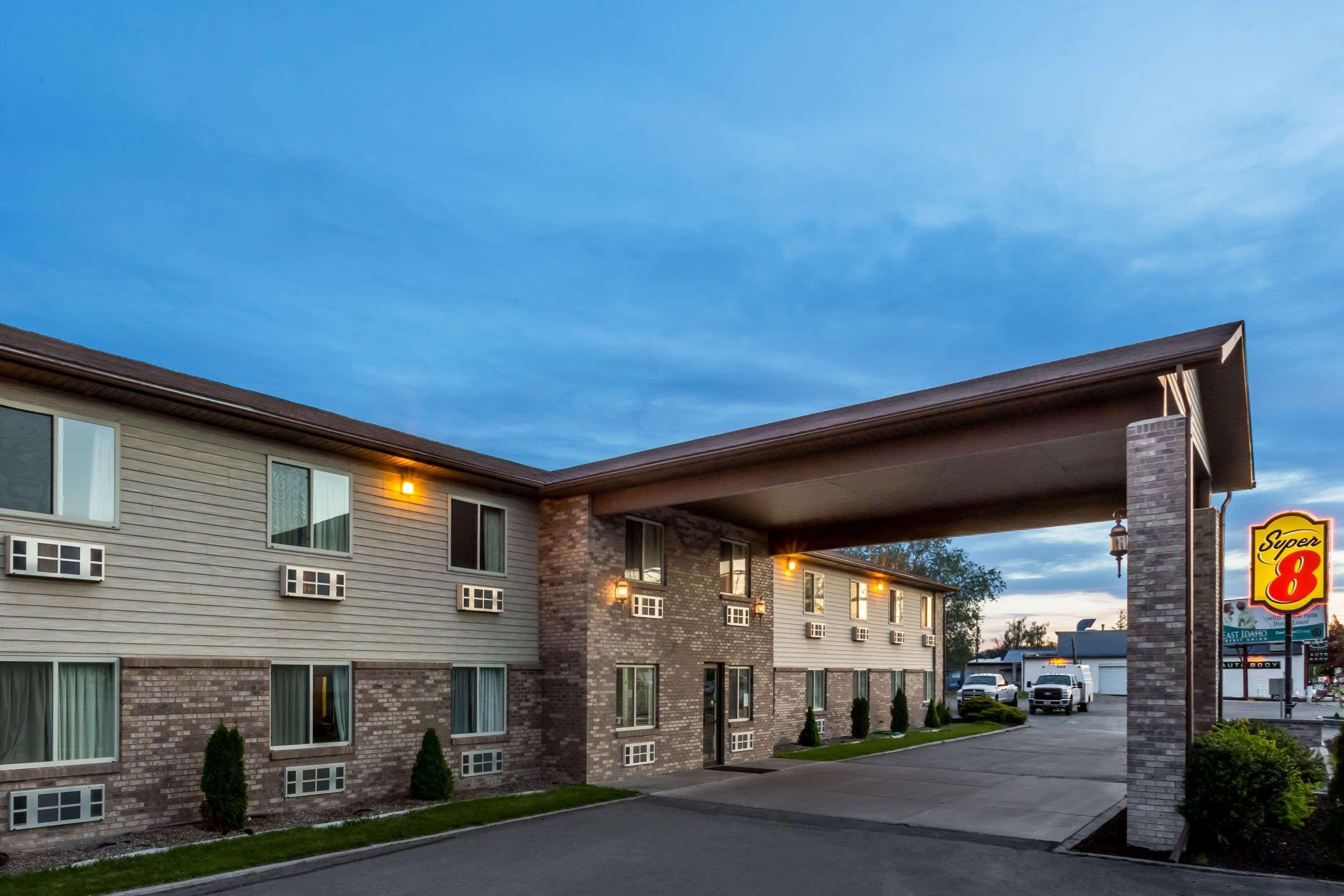 Super 8 By Wyndham Rexburg Hotell Eksteriør bilde