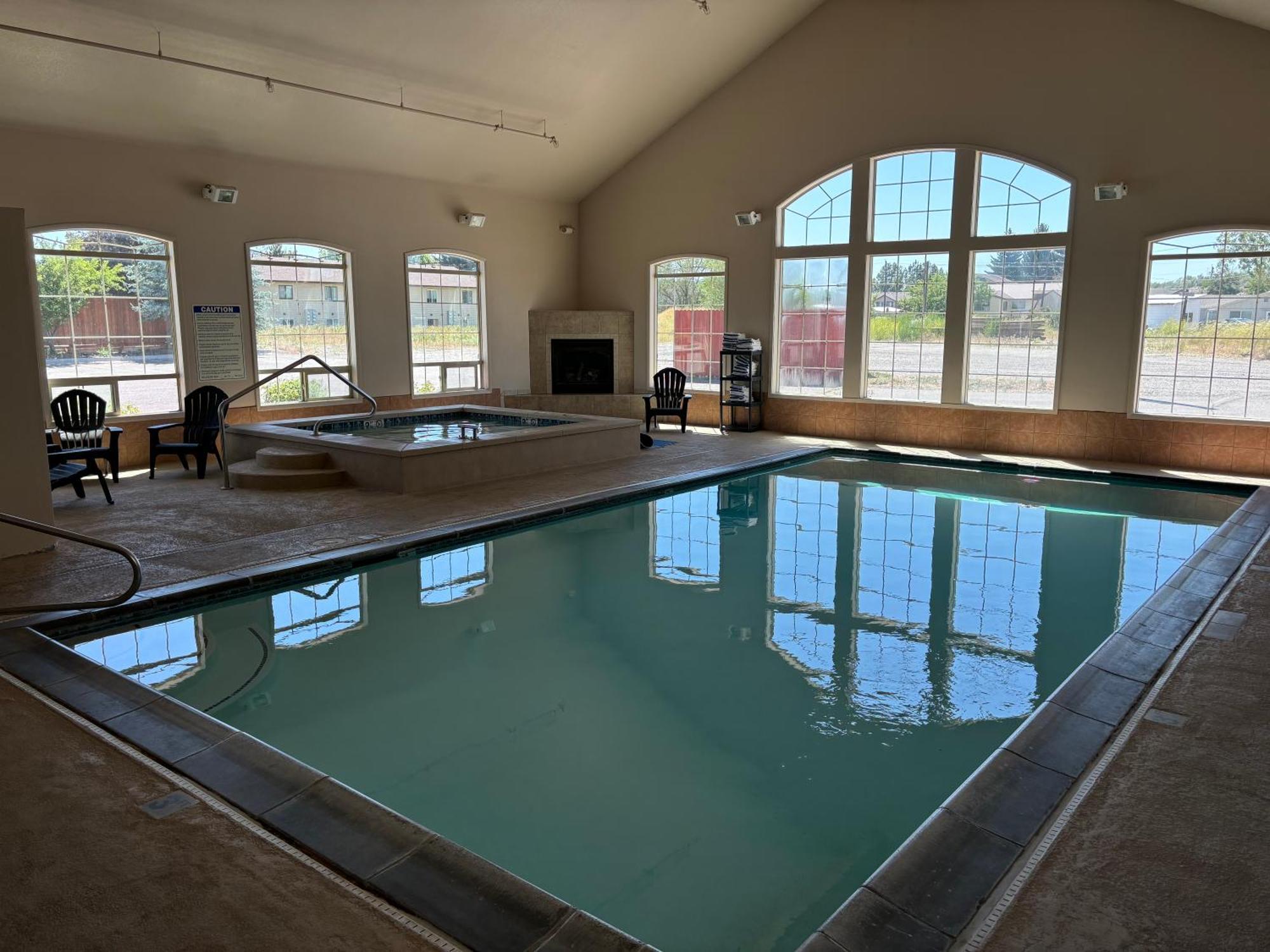 Super 8 By Wyndham Rexburg Hotell Eksteriør bilde