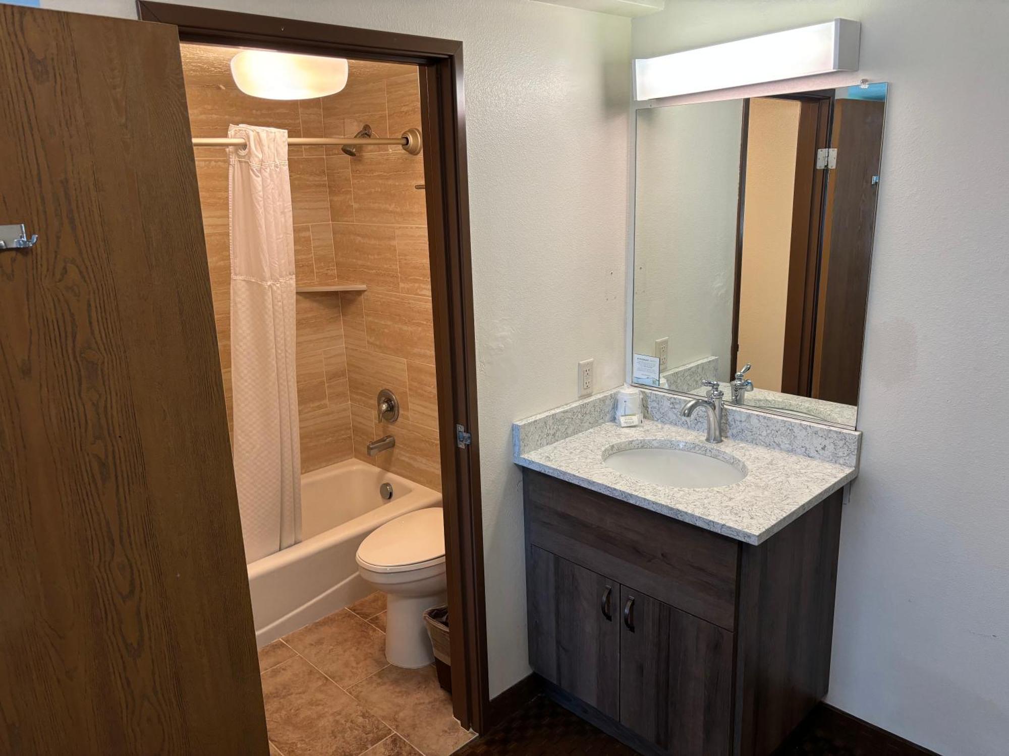 Super 8 By Wyndham Rexburg Hotell Eksteriør bilde