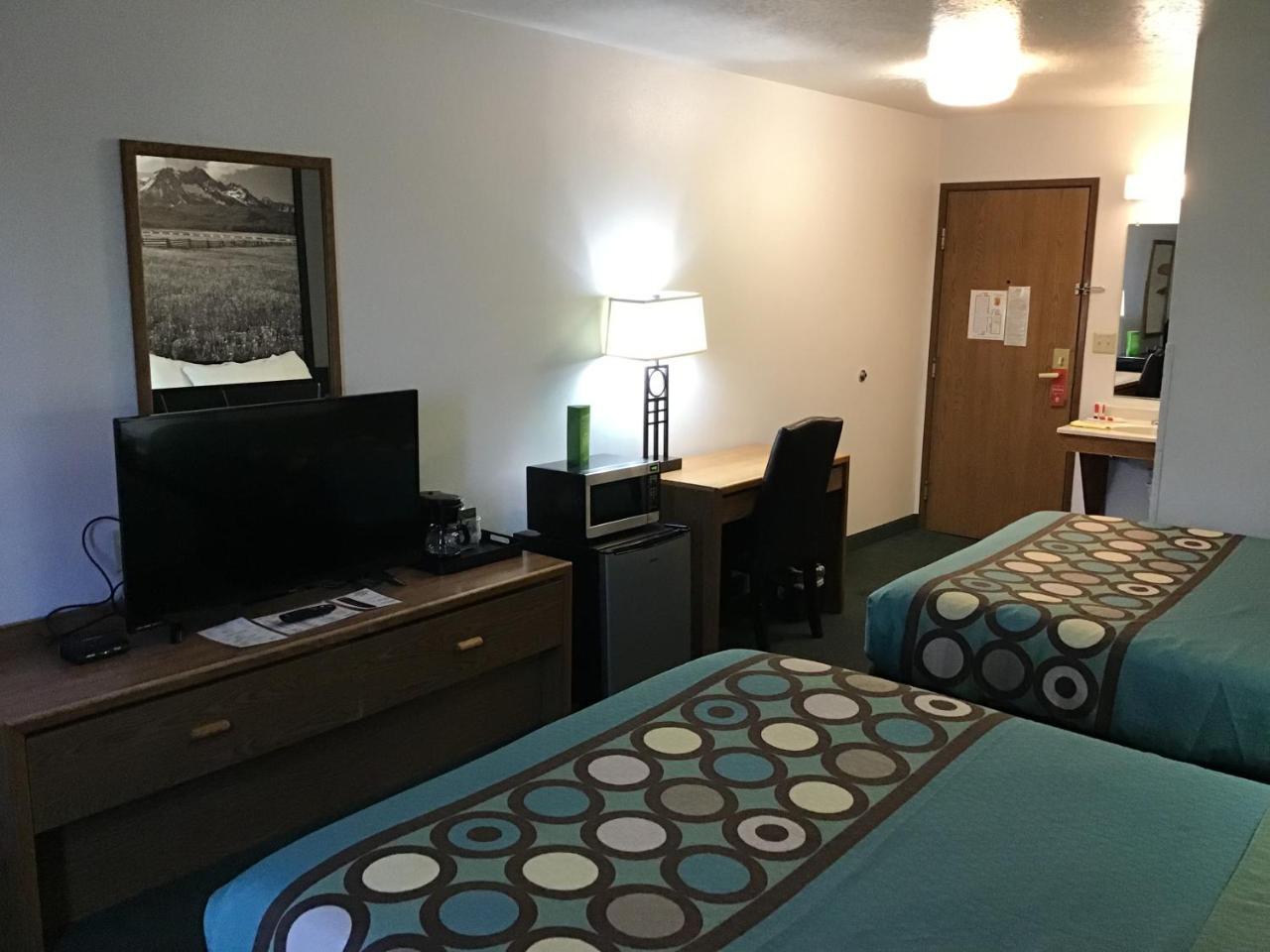 Super 8 By Wyndham Rexburg Hotell Eksteriør bilde
